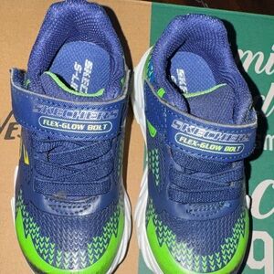 Skechers Kids Navy and Bright Green Light-Up Sneakers | 7